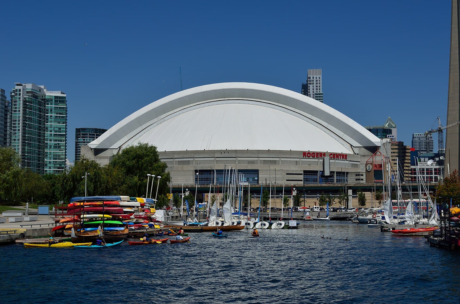 Rogers Centre, photographed by Raysonho @ Open Grid Scheduler / Grid Engine